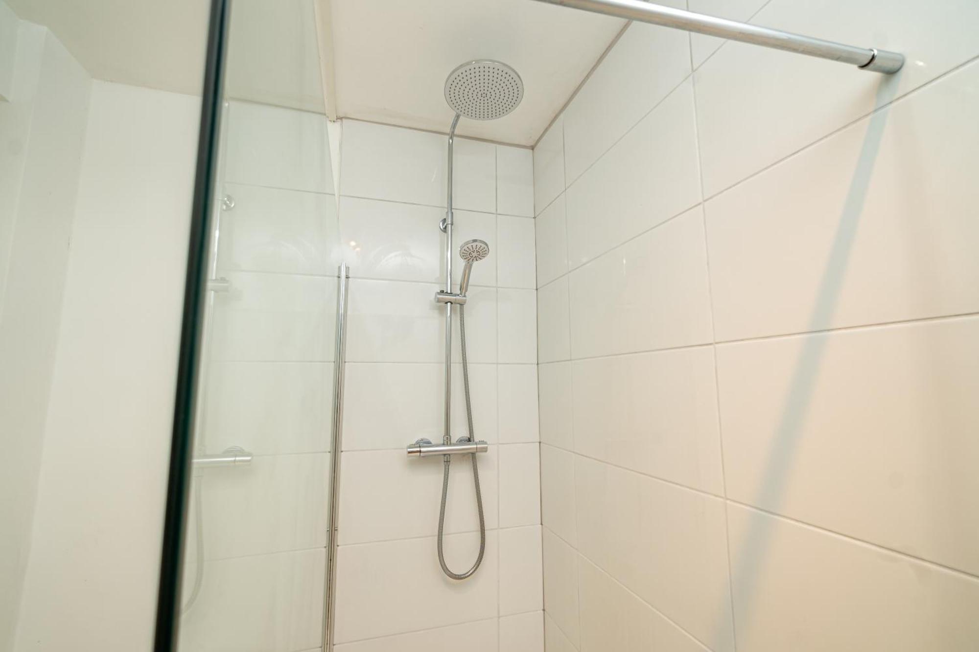 Cozy And Modern 2-Bed Apartment Swansea Esterno foto